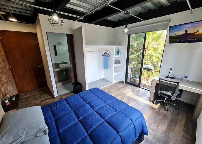 Apartment R09 Corner At Itesm Cem Full Services, Shared-kitchen, Fridge ,laundry, Smart Tv, Parking, Balcony *