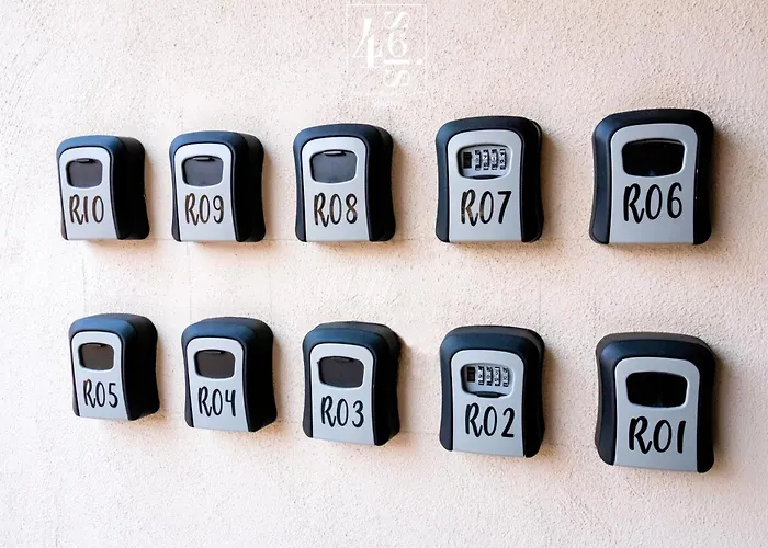 Apartment R09 Corner At Itesm Cem Full Services, Shared-kitchen, Fridge ,laundry, Smart Tv, Parking, Balcony *